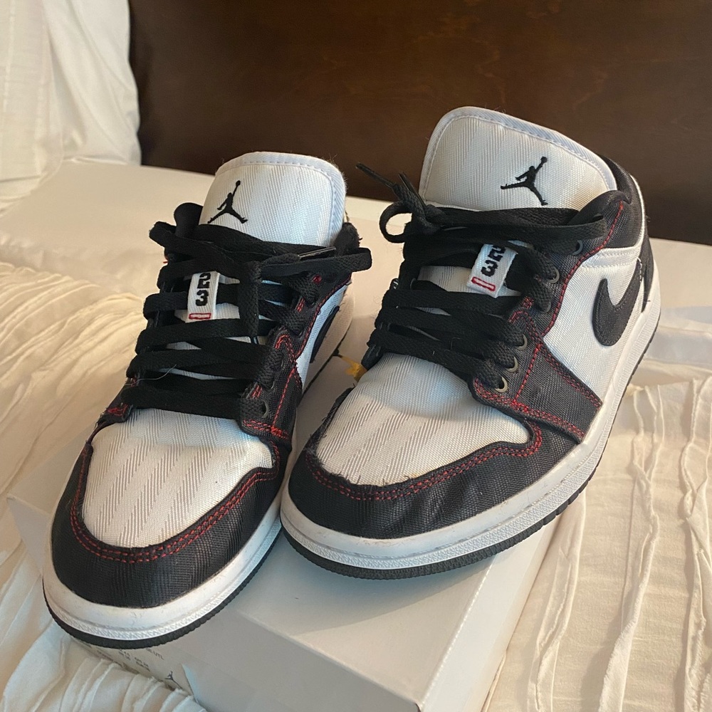 Nike Jordan low SE size 7 US